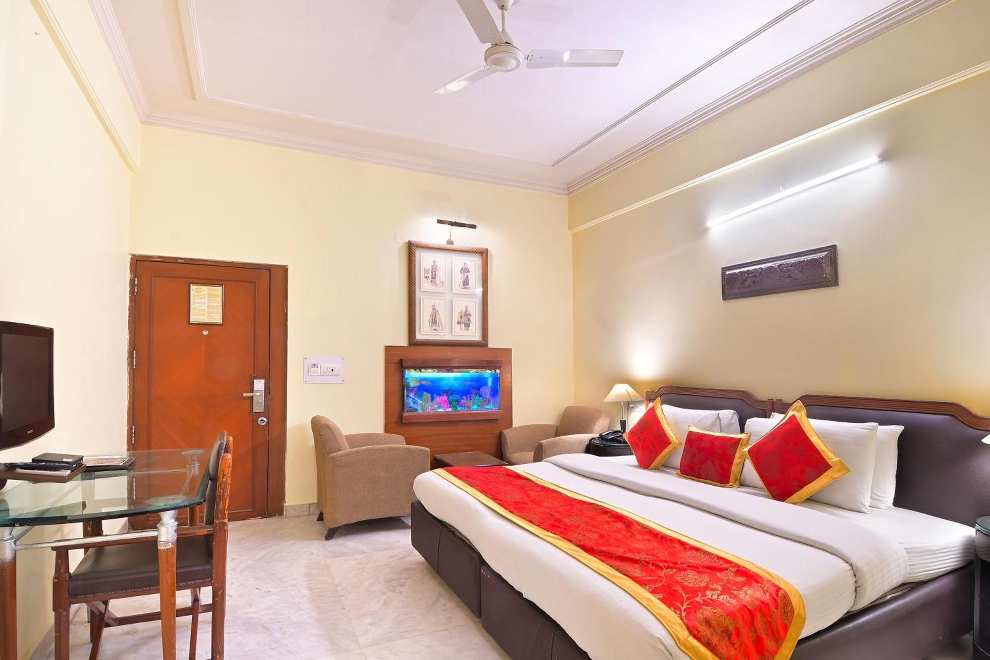Hotel Hari Piorko - New Delhi Railway Station Exterior foto